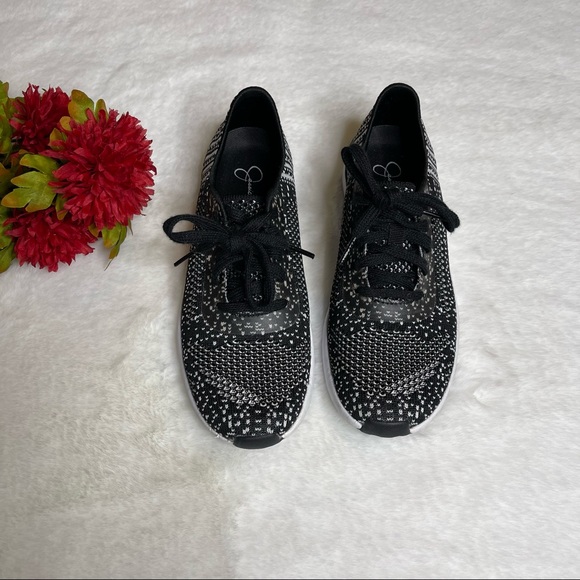 Jessica Simpson Athletic Shoes - Picture 2 of 8